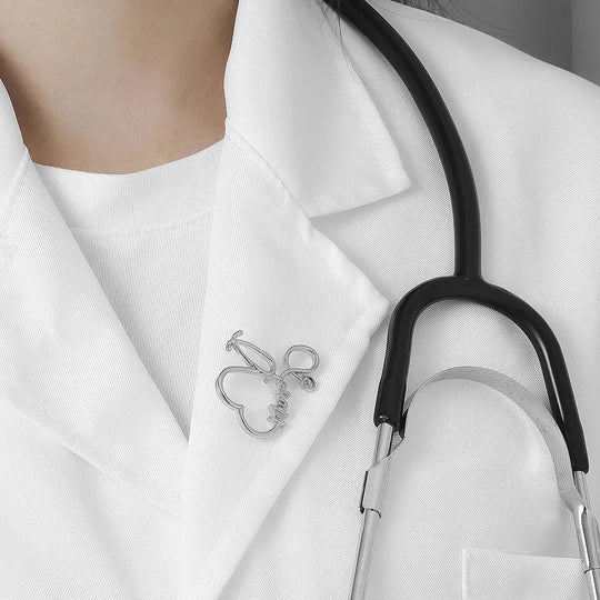 Hanreshe-Pin estetoscopio de enfermera, broche médico Original, joyería de enfermería, insignia de mochila de solapa para médico, estudiante de medicina MedSurgery Store For Digital Health