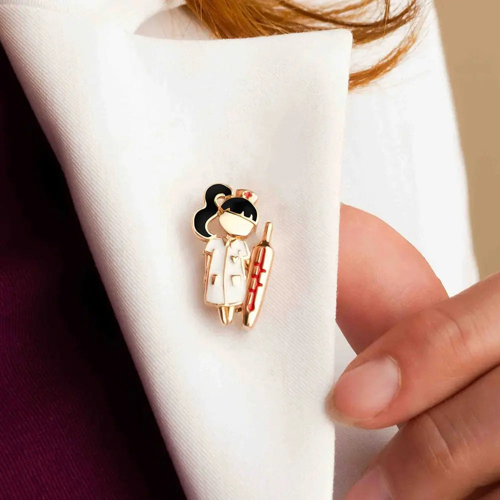 Hanreshe lindo enfermera y termómetro broche esmaltado dibujos animados médicos alfileres de médico insignia de solapa regalo de joyería para estudiantes de medicina MedSurgery Store For Digital Health