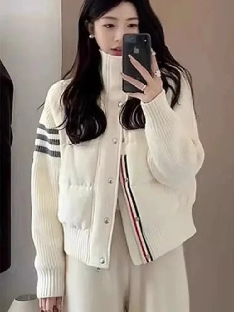 Chaqueta de plumón cálida blanca para mujer, abrigos cortos de manga empalmada tejidos con cuello informal a la moda de invierno, abrigo de plumón de pato blanco de alta calidad MedSurgery Store For Digital Health