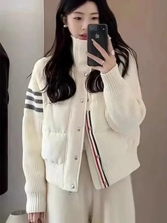 Chaqueta de plumón cálida blanca para mujer, abrigos cortos de manga empalmada tejidos con cuello informal a la moda de invierno, abrigo de plumón de pato blanco de alta calidad MedSurgery Store For Digital Health