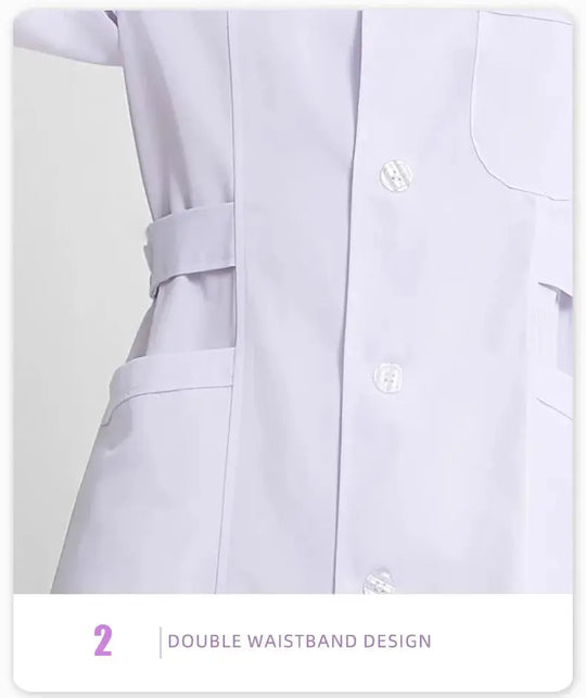 Costura impecable bata médica femenina