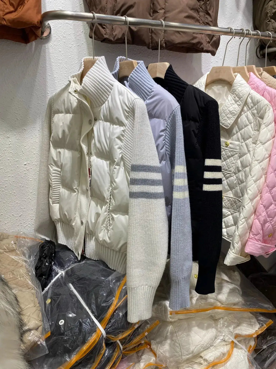 Chaqueta de plumón cálida blanca para mujer, abrigos cortos de manga empalmada tejidos con cuello informal a la moda de invierno, abrigo de plumón de pato blanco de alta calidad MedSurgery Store For Digital Health